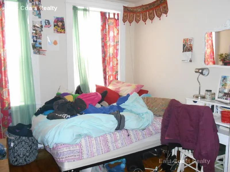 3 bed, 1 bath apartment for rent at 81 Empire St Unit 3 Ht & Hw Incl, Allston — photo 13 of 15