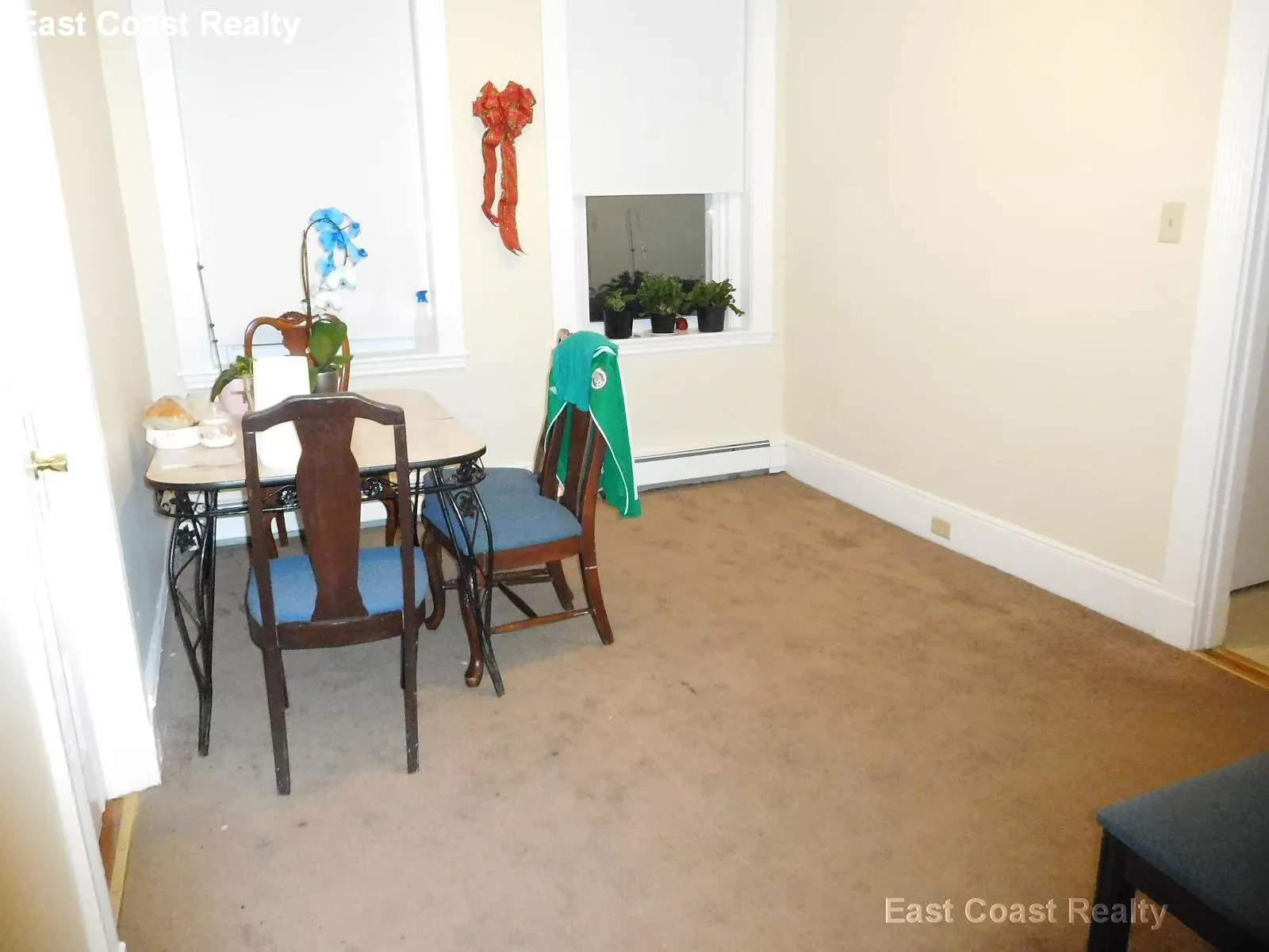 3 bed, 1 bath apartment for rent at 81 Empire St Unit 3 Ht & Hw Incl, Allston — photo 4 of 15