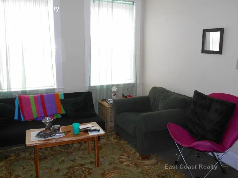 3 bed, 1 bath apartment for rent at 81 Empire St Unit 3 Ht & Hw Incl, Allston — photo 8 of 15