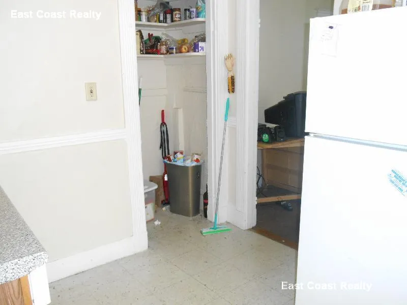 3 bed, 1 bath apartment for rent at 81 Empire St Unit 3 Ht & Hw Incl, Allston — photo 12 of 15