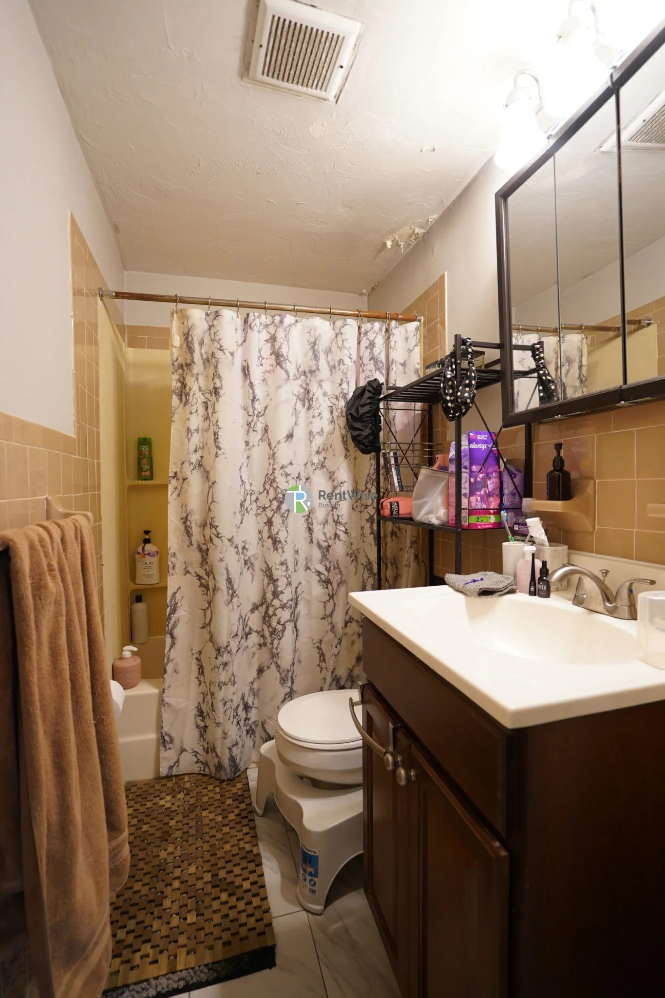 2 bed, 1 bath apartment for rent at 81 Empire St Unit 4 Ht & Hw Incl, Allston — photo 3 of 14