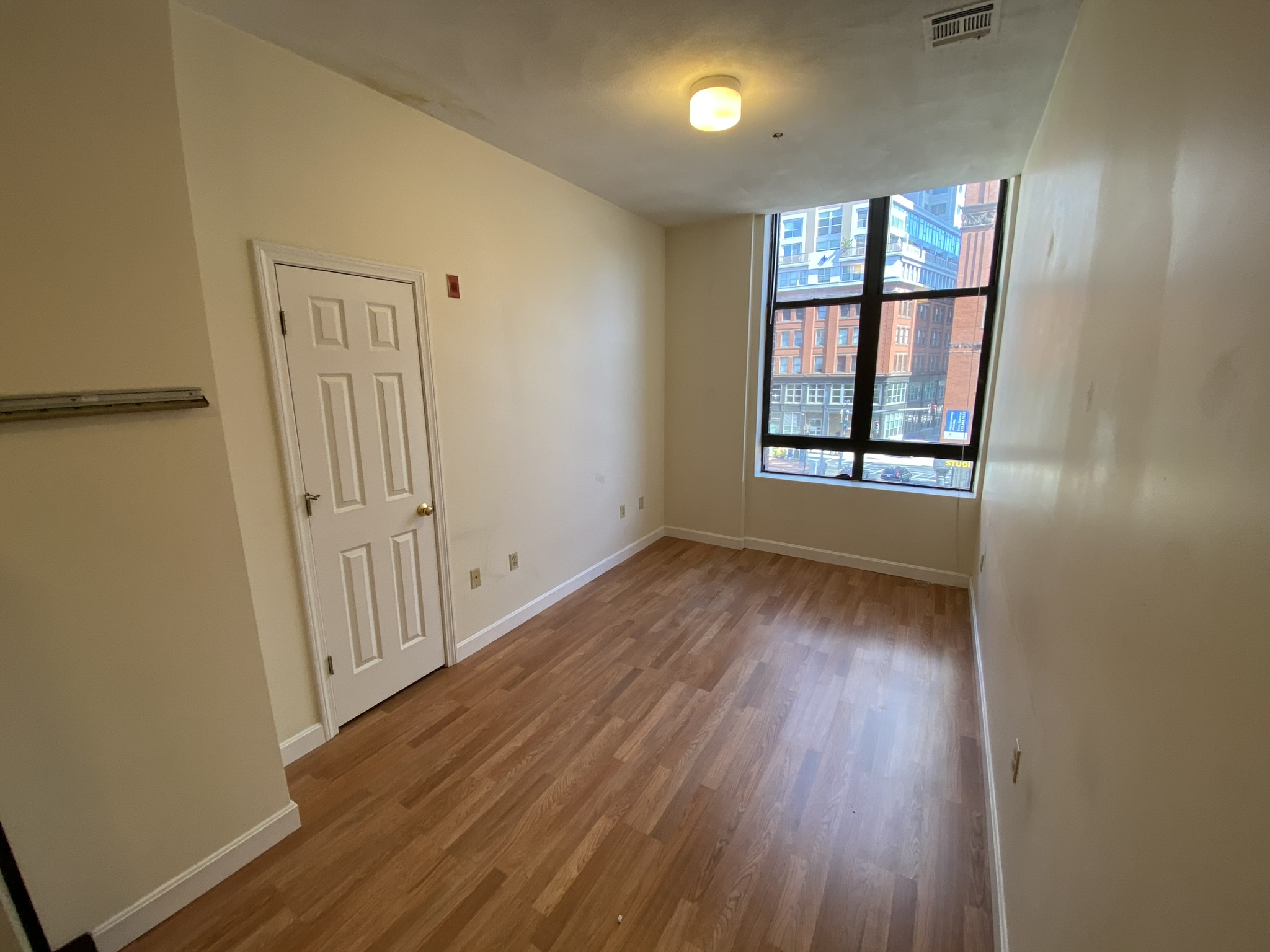 1 bed, 1 bath apartment for rent at 81 Essex St Unit 35-CF, Chinatown — photo 1 of 9