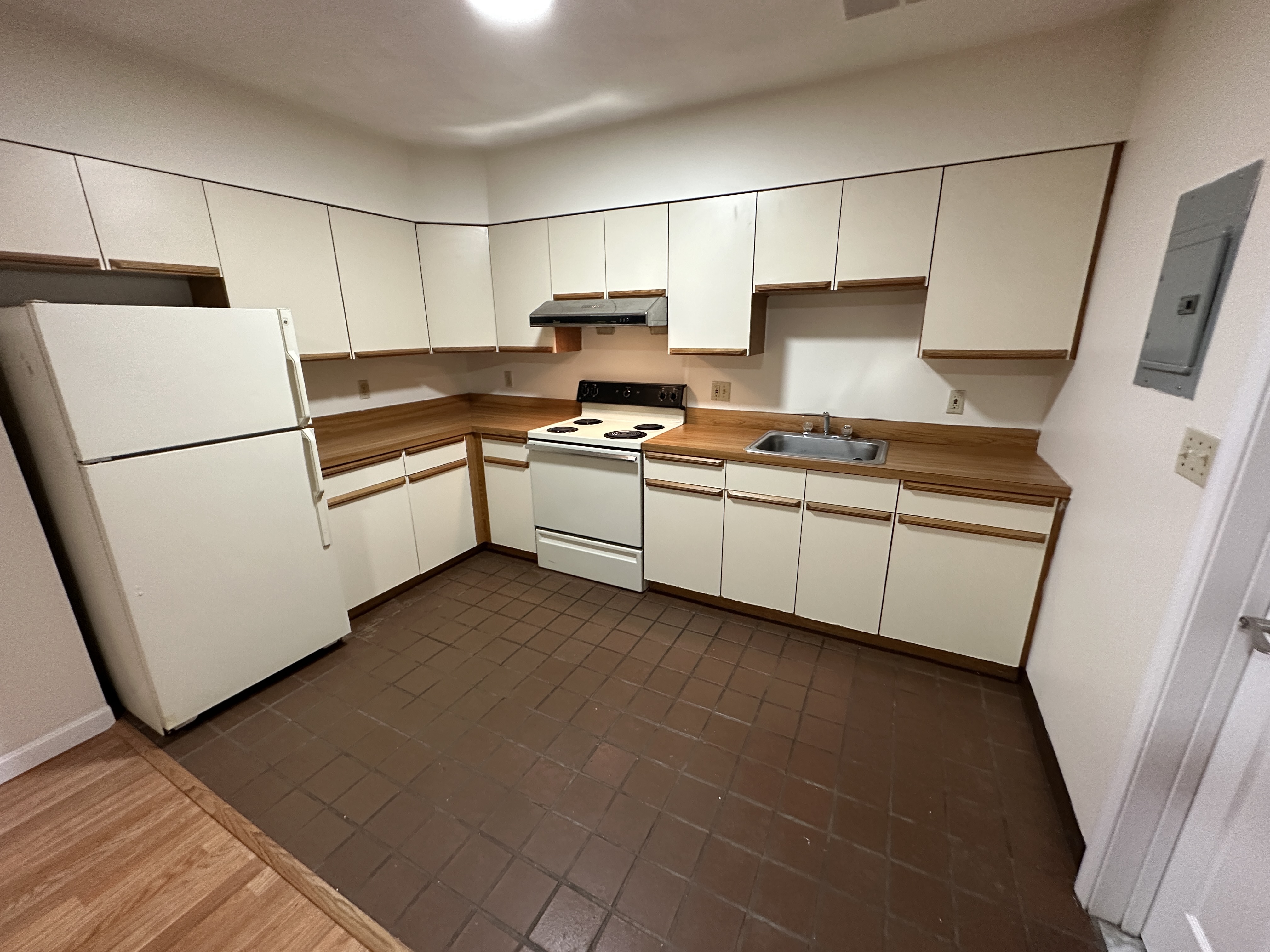 2 bed, 1 bath apartment for rent at 81 Essex St Unit 42-CF, Chinatown — photo 3 of 16