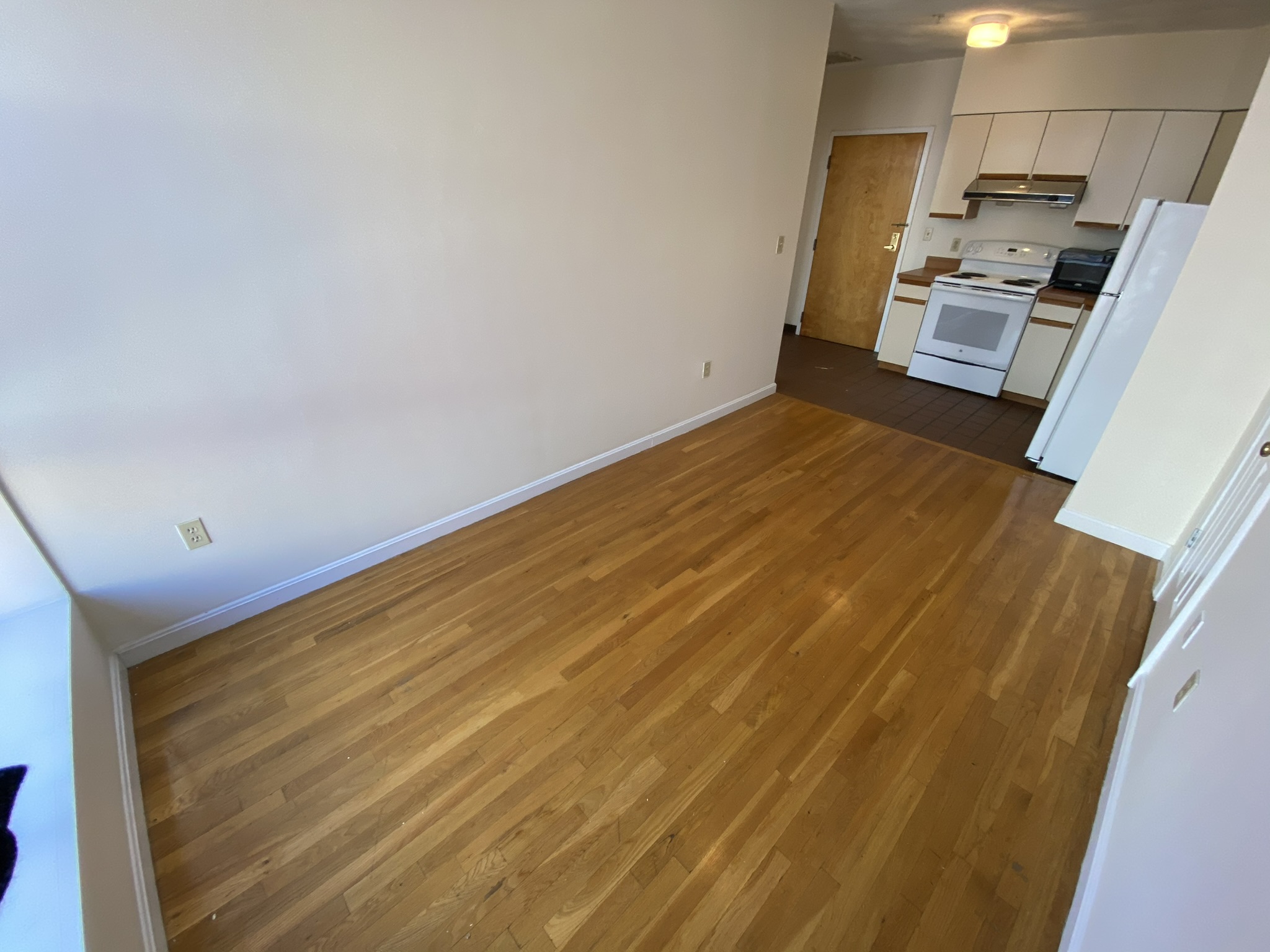 1 bed, 1 bath apartment for rent at 81 Essex St Unit 75-CF, Chinatown — photo 4 of 11