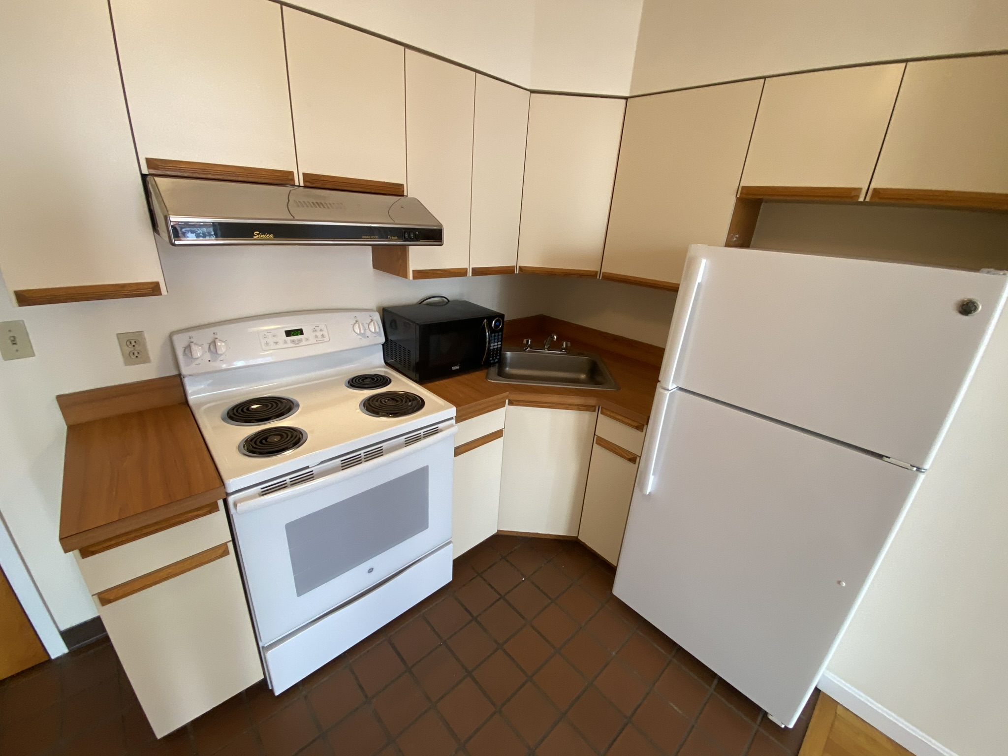 1 bed, 1 bath apartment for rent at 81 Essex St Unit 75-CF, Chinatown — photo 6 of 11