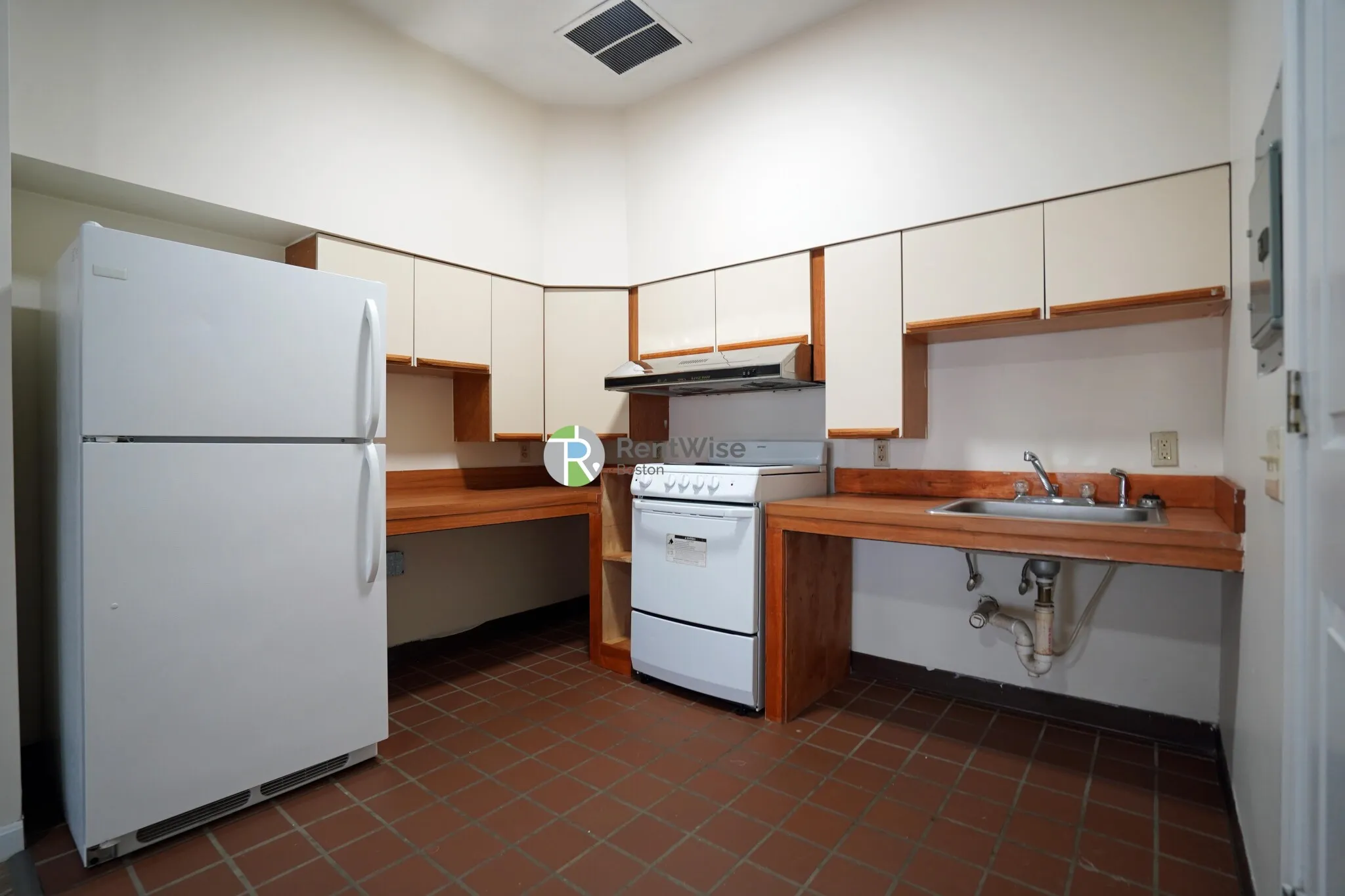 2 bed, 1 bath apartment for rent at 81 Essex St Unit 82, Chinatown — photo 5 of 12