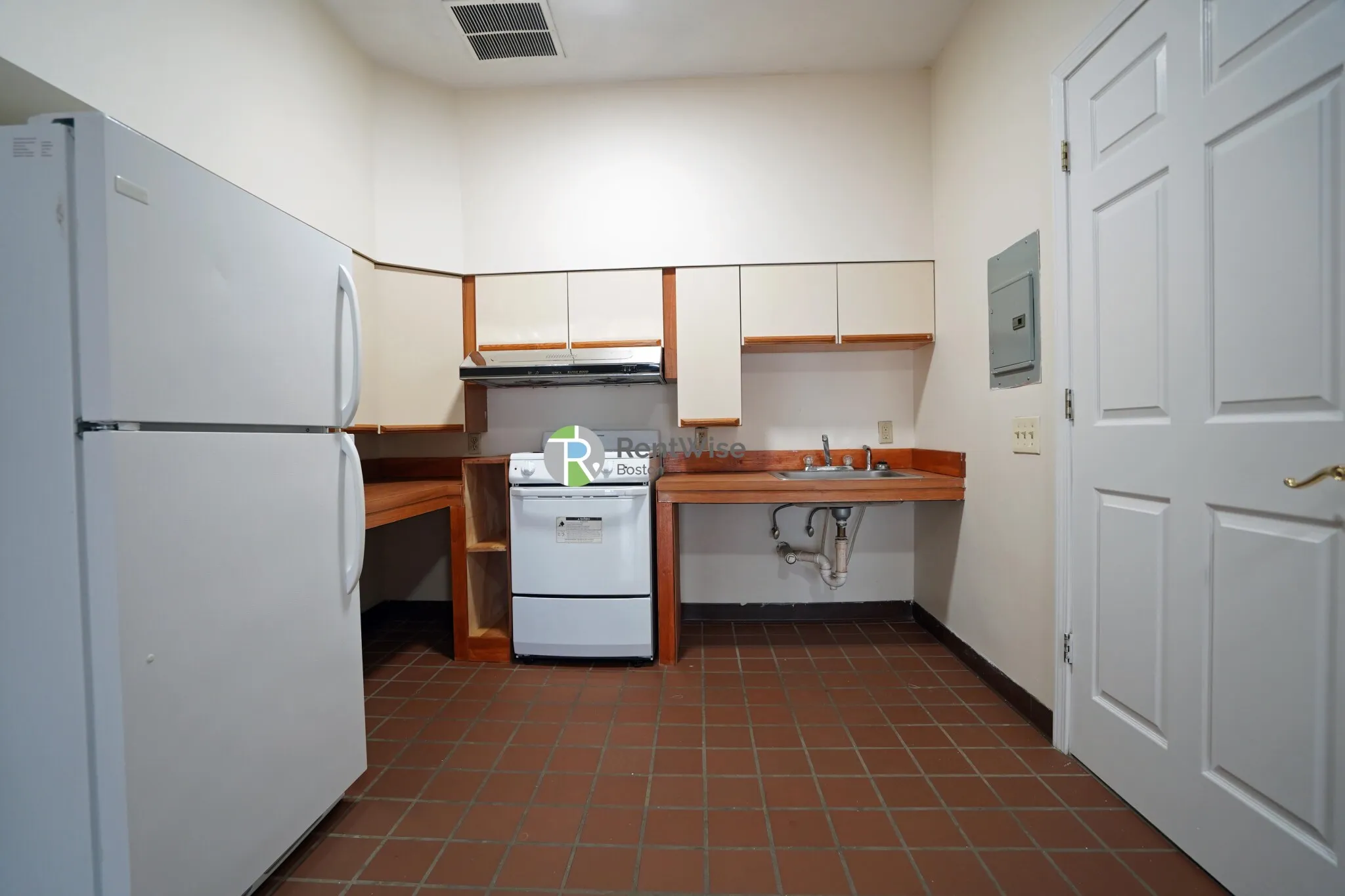 2 bed, 1 bath apartment for rent at 81 Essex St Unit 82, Chinatown — photo 4 of 12