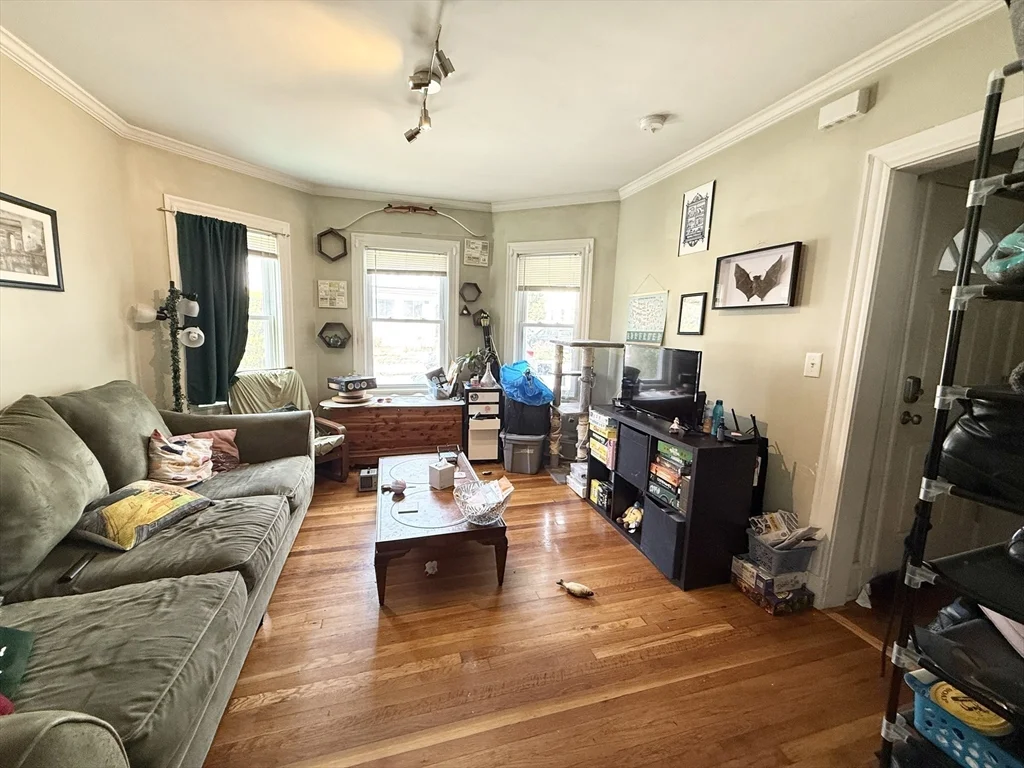 3 bed, 1 bath apartment for rent at 81 Florence St Unit 1, Jamaica Plain — photo 2 of 8