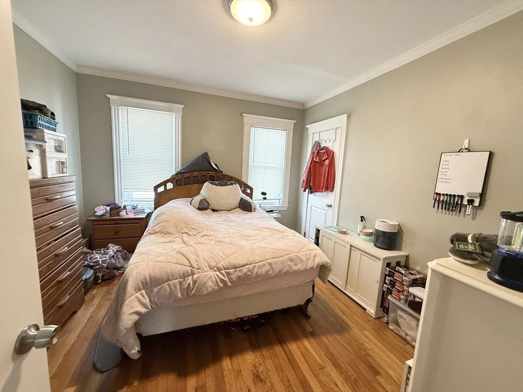 3 bed, 1 bath apartment for rent at 81 Florence St Unit 2, Jamaica Plain — photo 5 of 11