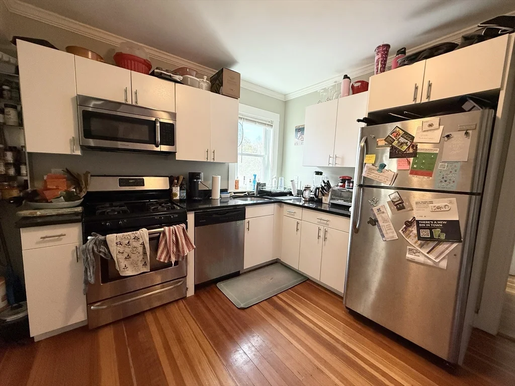 3 bed, 1 bath apartment for rent at 81 Florence St Unit 2, Jamaica Plain — photo 1 of 11