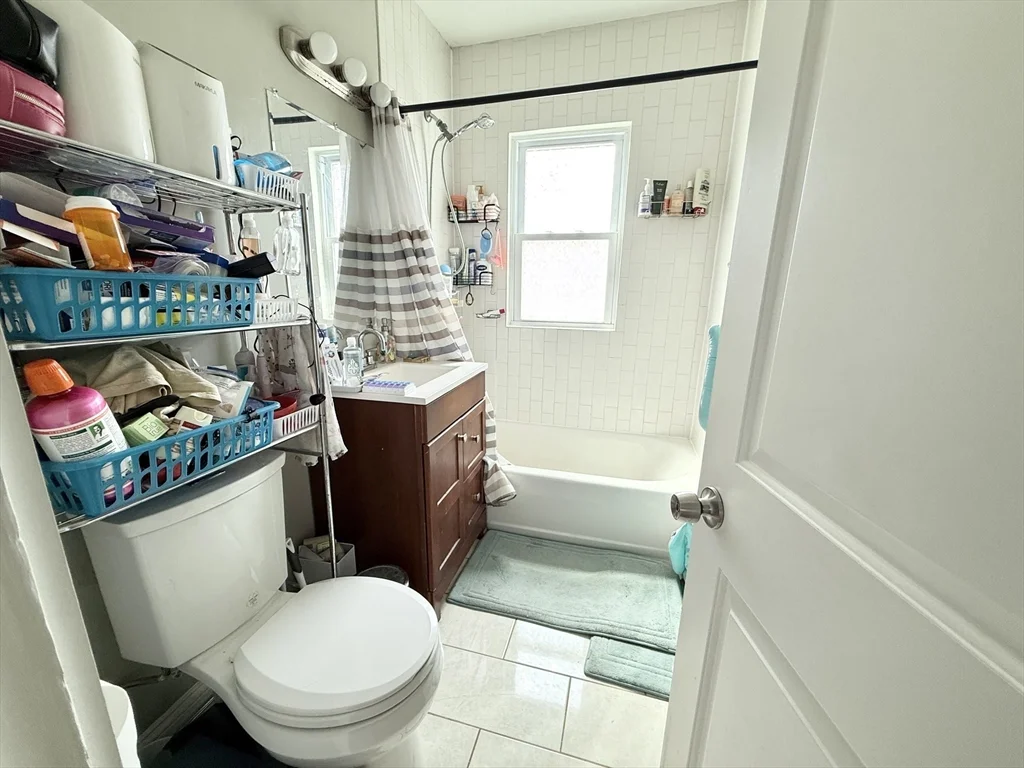 3 bed, 1 bath apartment for rent at 81 Florence St Unit 2, Jamaica Plain — photo 9 of 11