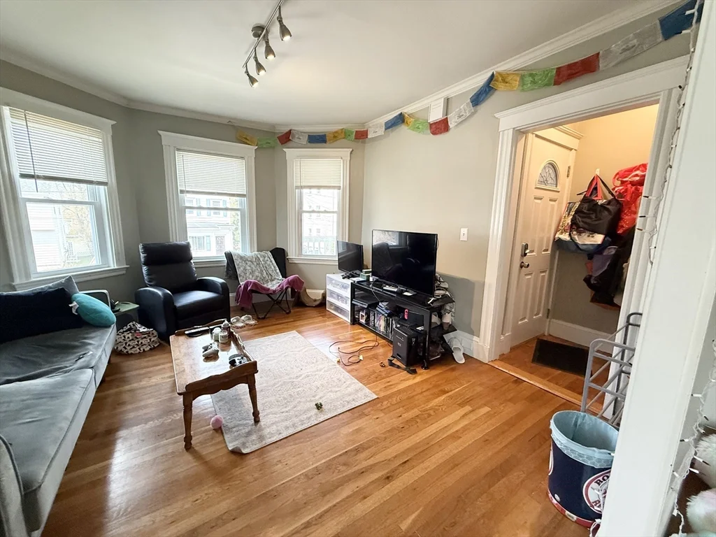 3 bed, 1 bath apartment for rent at 81 Florence St Unit 2, Jamaica Plain — photo 2 of 11