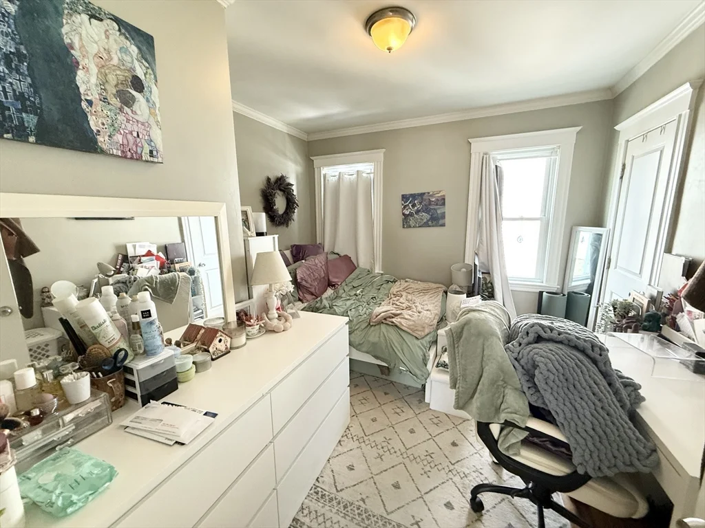 3 bed, 1 bath apartment for rent at 81 Florence St Unit 2, Jamaica Plain — photo 4 of 11