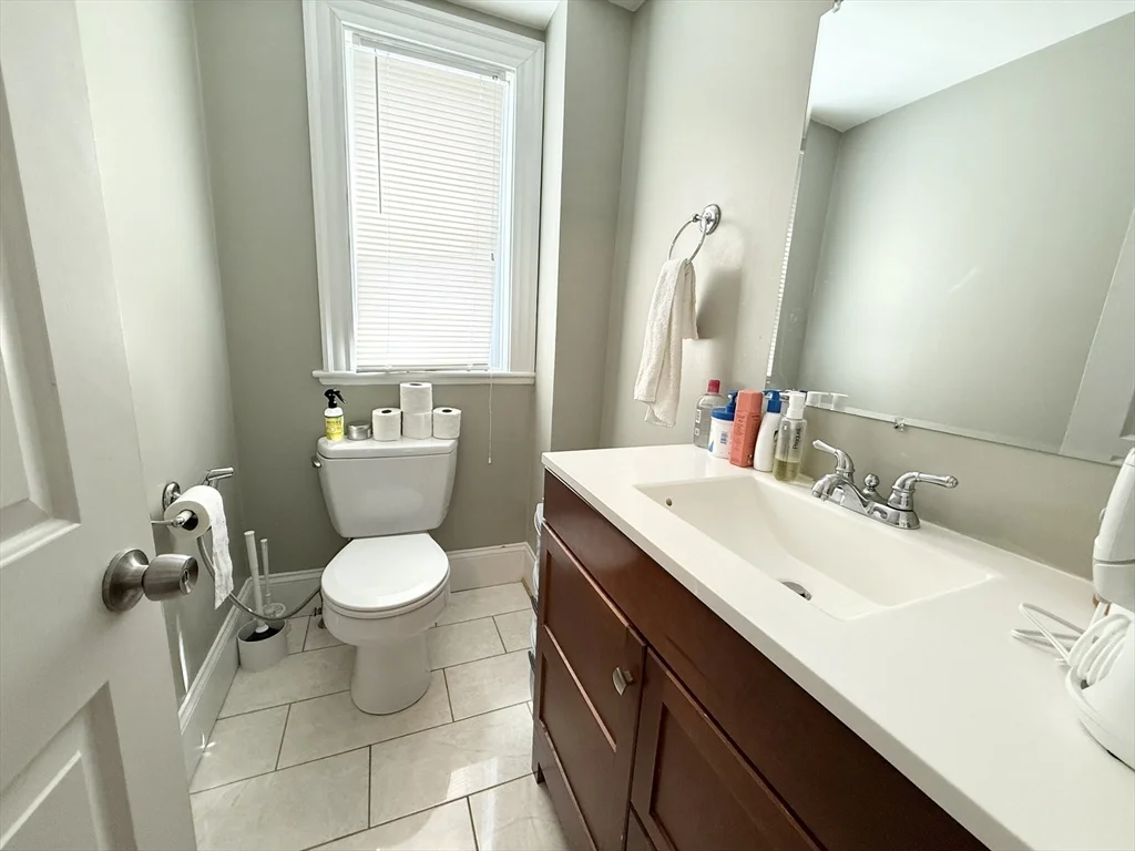 3 bed, 1 bath apartment for rent at 81 Florence St Unit 2, Jamaica Plain — photo 10 of 11