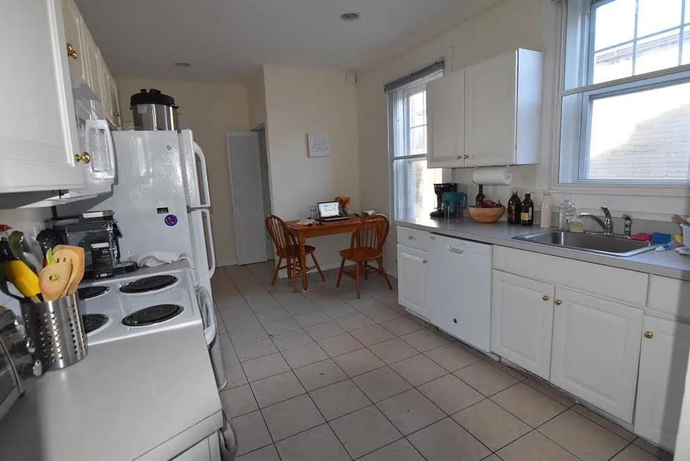 5 bed, 2 bath apartment for rent at 81 Gibbs Unit 3, Coolidge Corner — photo 4 of 20