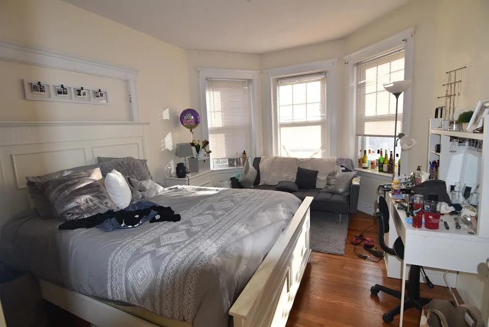 5 bed, 2 bath apartment for rent at 81 Gibbs Unit 3, Coolidge Corner — photo 7 of 20