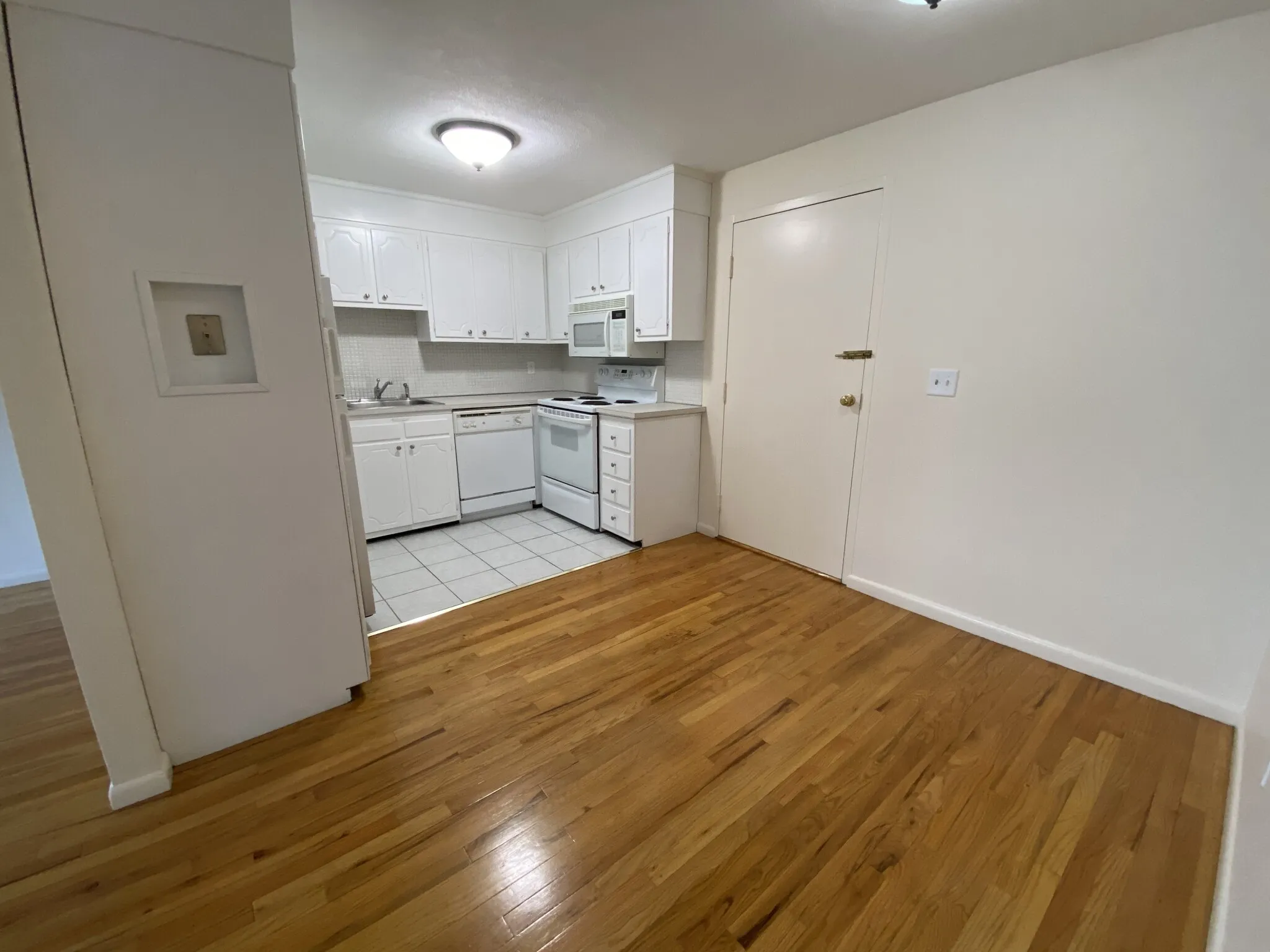 1 bed, 1 bath apartment for rent at 81 Green St Unit 24, Coolidge Corner — photo 5 of 18