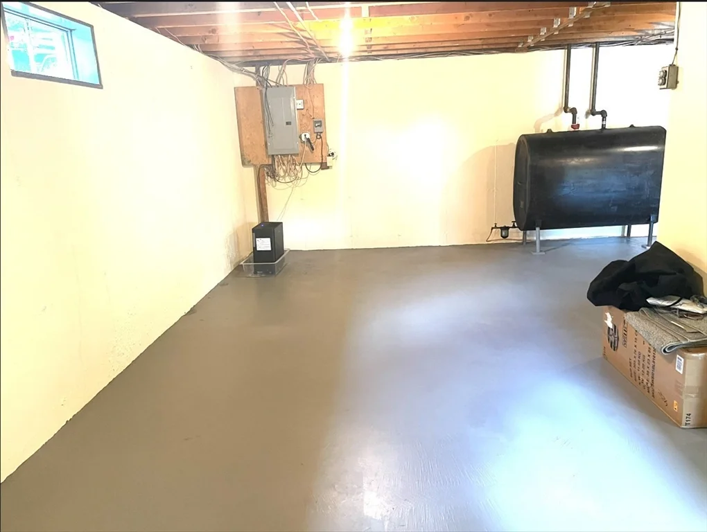2 bed, 1 bath apartment for rent at 81 Jolicoeur Ave Unit B, Spencer — photo 6 of 8