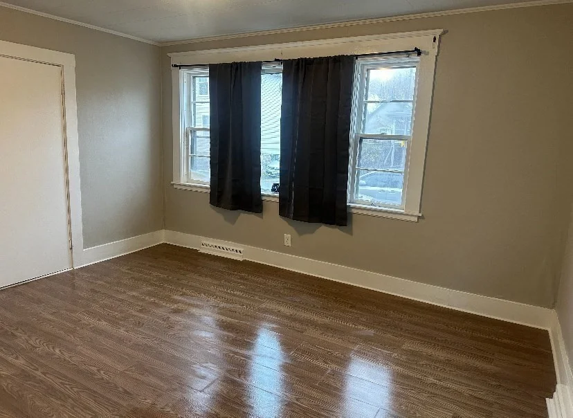 3 bed, 1 bath apartment for rent at 81 Liberty St Unit 2, New Bedford — photo 2 of 7
