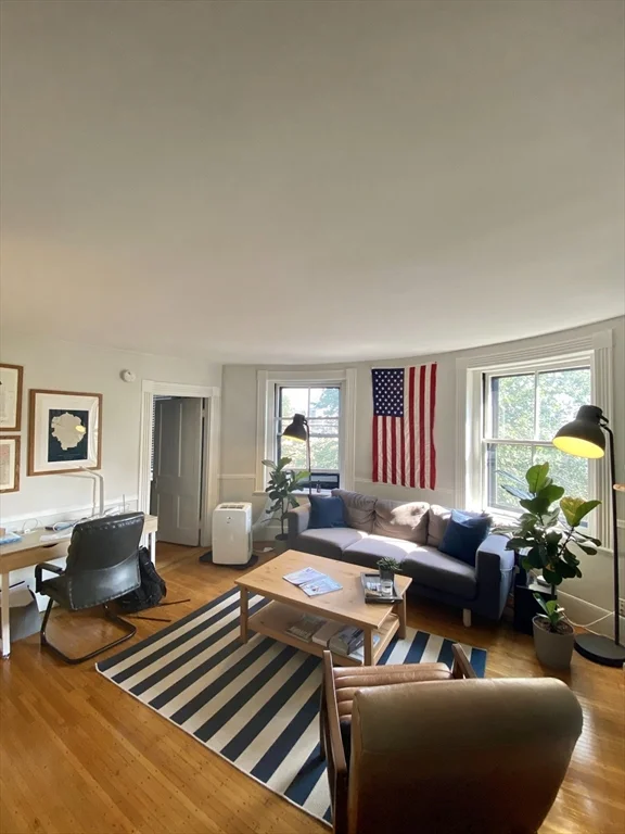 1 bed, 1 bath apartment for rent at 81 Mount Vernon St Unit 7, Beacon Hill — photo 2 of 9