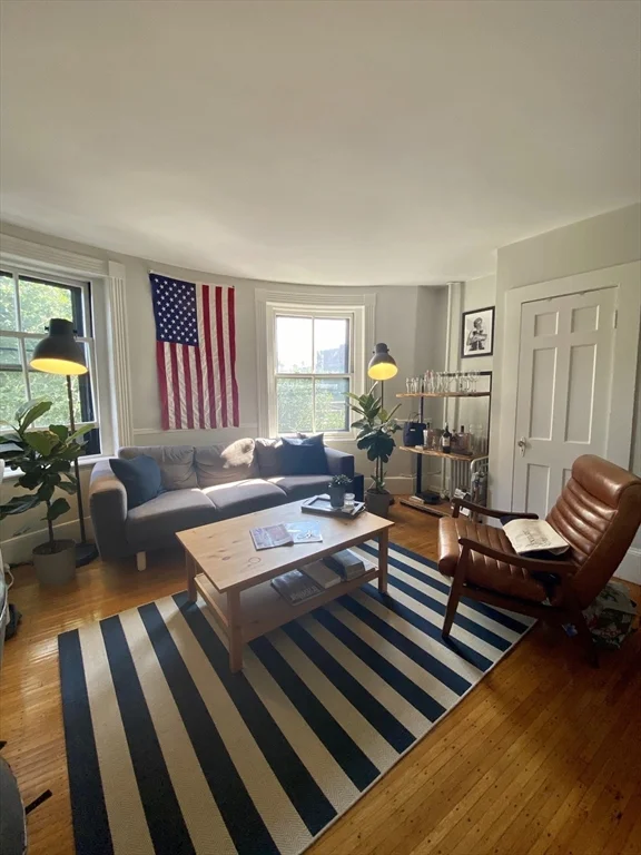 1 bed, 1 bath apartment for rent at 81 Mount Vernon St Unit 7, Beacon Hill — photo 3 of 9