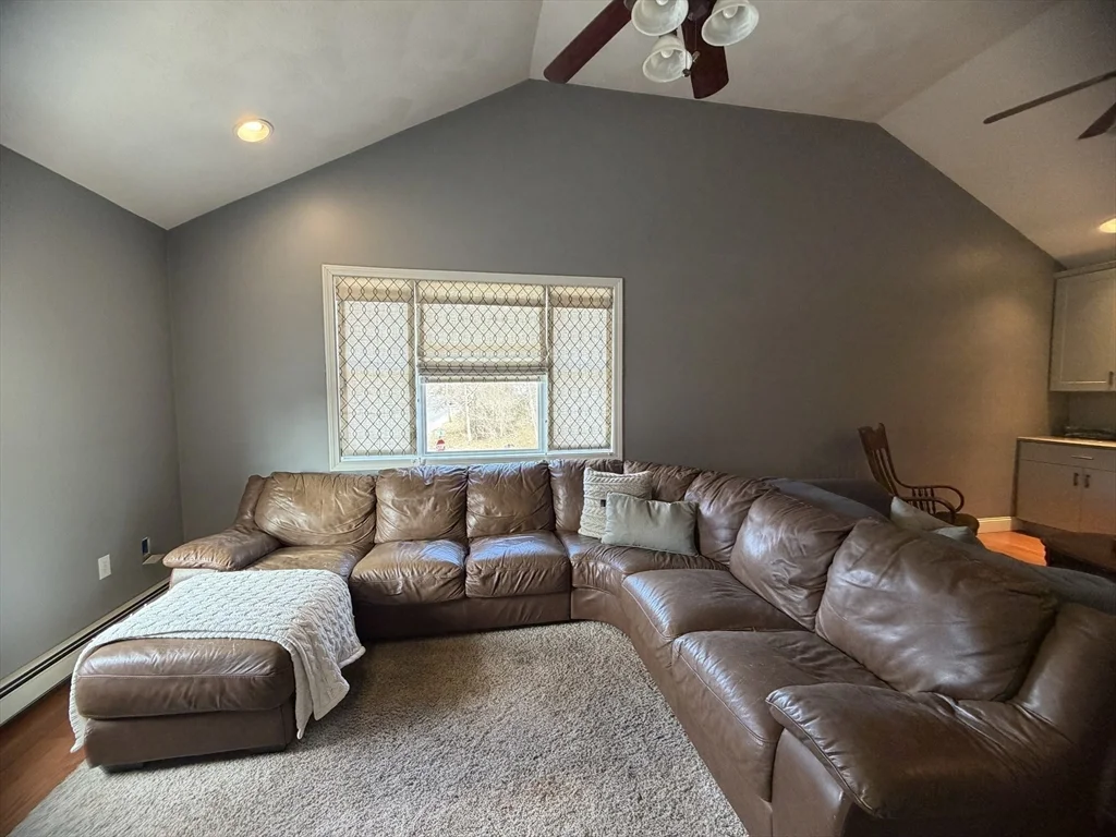 4 bed, 2 bath apartment for rent at 81 N Main St, North Bellingham — photo 17 of 42