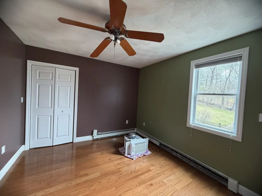 4 bed, 2 bath apartment for rent at 81 N Main St, North Bellingham — photo 21 of 42