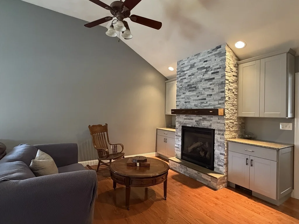 4 bed, 2 bath apartment for rent at 81 N Main St, North Bellingham — photo 19 of 42
