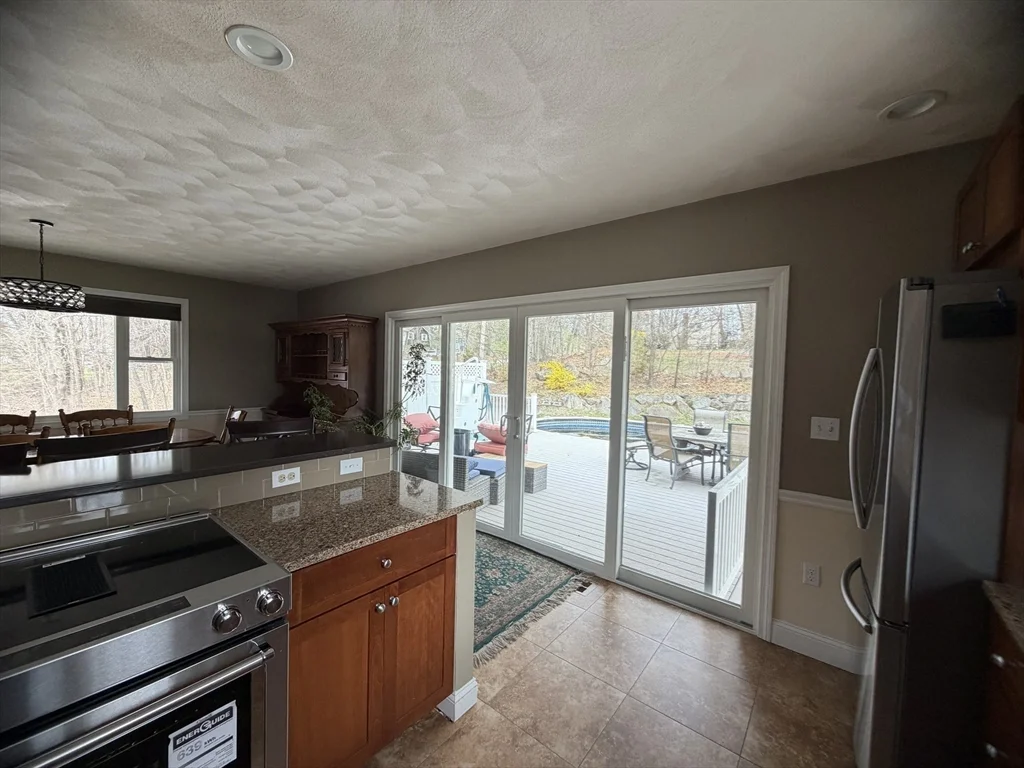 4 bed, 2 bath apartment for rent at 81 N Main St, North Bellingham — photo 12 of 42