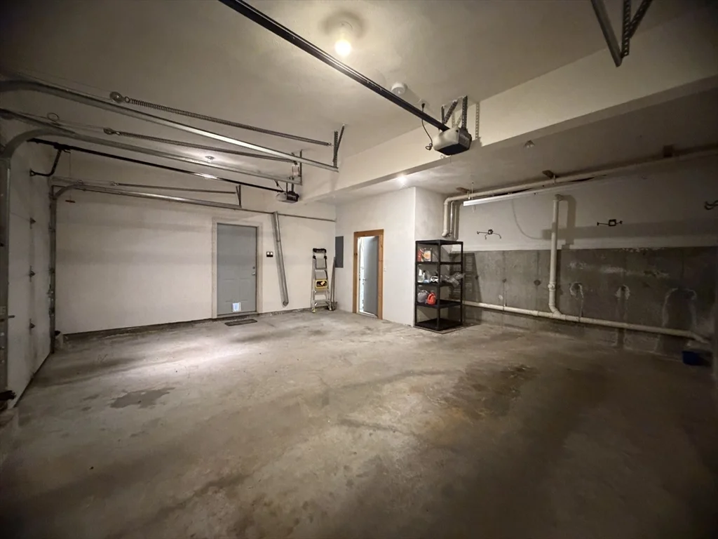 4 bed, 2 bath apartment for rent at 81 N Main St, North Bellingham — photo 37 of 42
