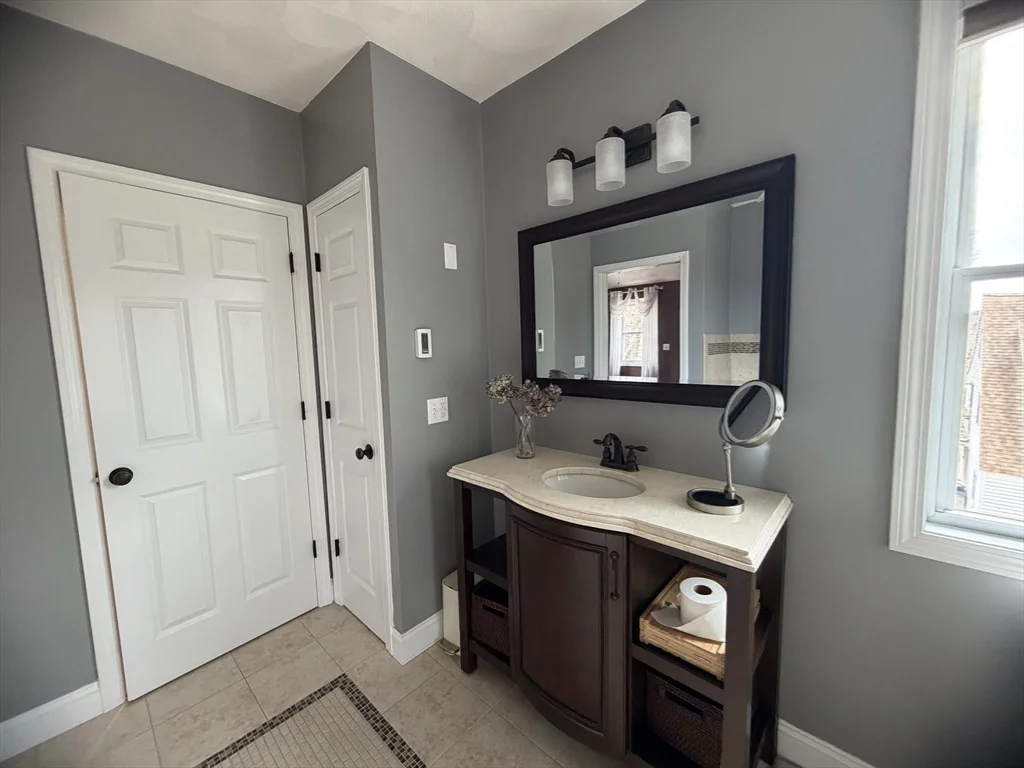 4 bed, 2 bath apartment for rent at 81 N Main St, North Bellingham — photo 30 of 42