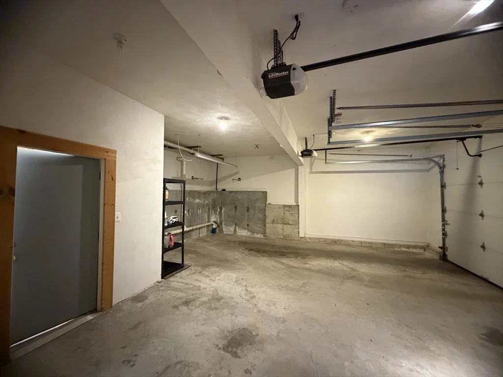 4 bed, 2 bath apartment for rent at 81 N Main St, North Bellingham — photo 39 of 42