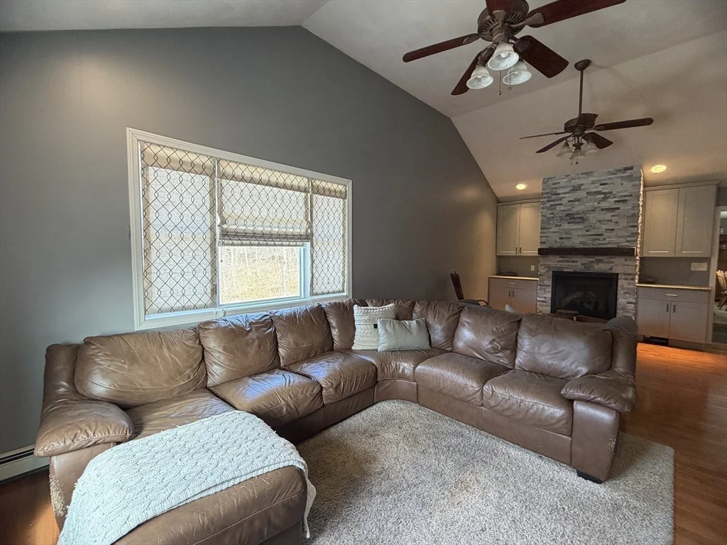 4 bed, 2 bath apartment for rent at 81 N Main St, North Bellingham — photo 16 of 42