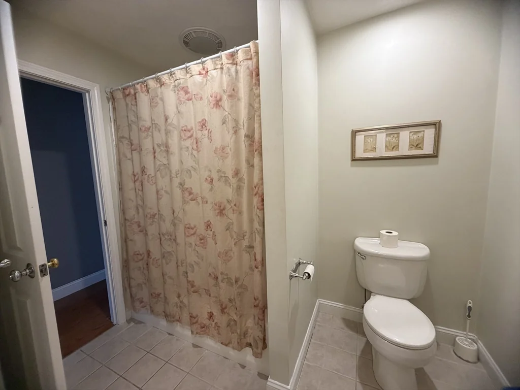 4 bed, 2 bath apartment for rent at 81 N Main St, North Bellingham — photo 22 of 42