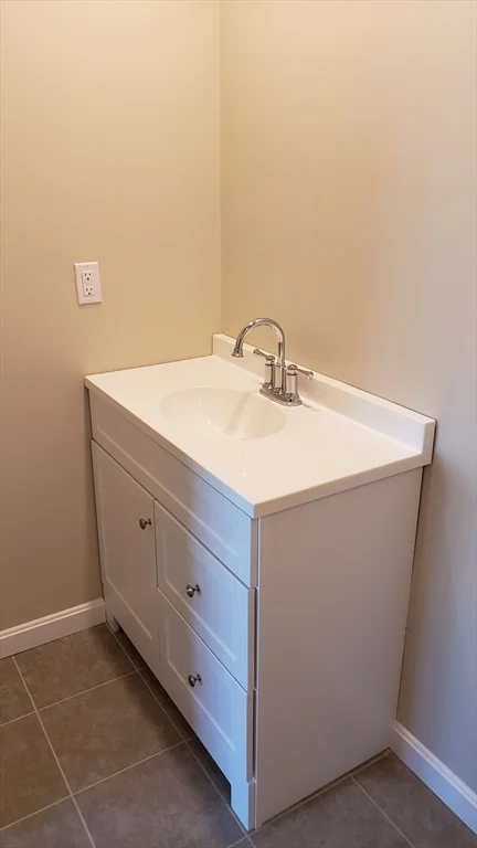 3 bed, 3 bath apartment for rent at 81 Narrow Ln Unit C, Lancaster — photo 12 of 15