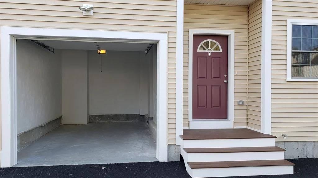 3 bed, 3 bath apartment for rent at 81 Narrow Ln Unit D, Lancaster — photo 5 of 14