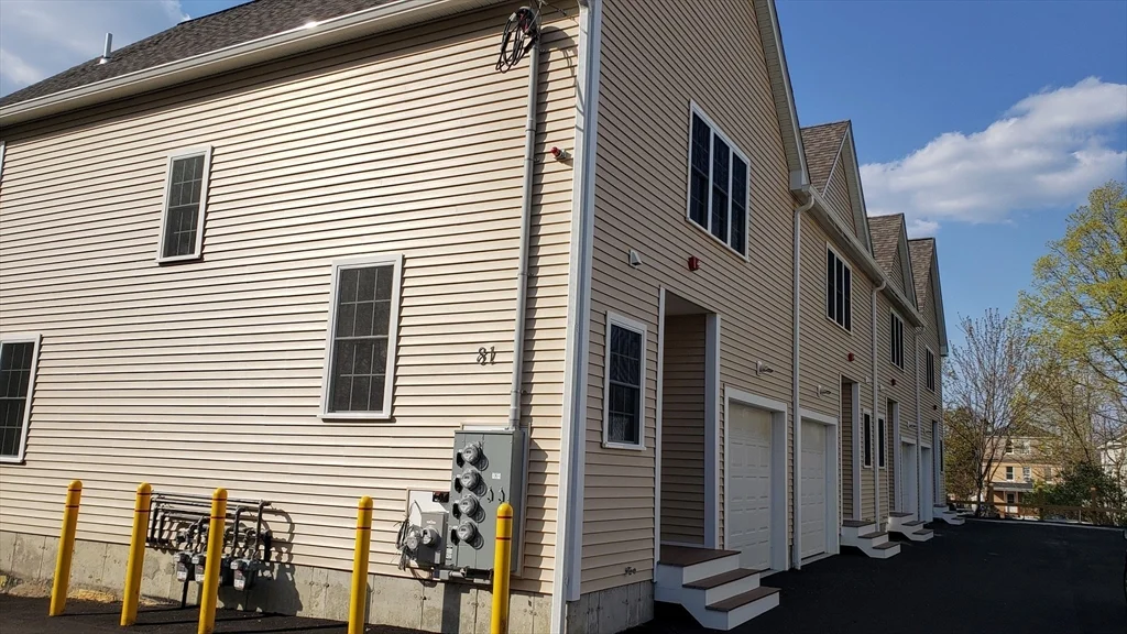 3 bed, 3 bath apartment for rent at 81 Narrow Ln Unit D, Lancaster
