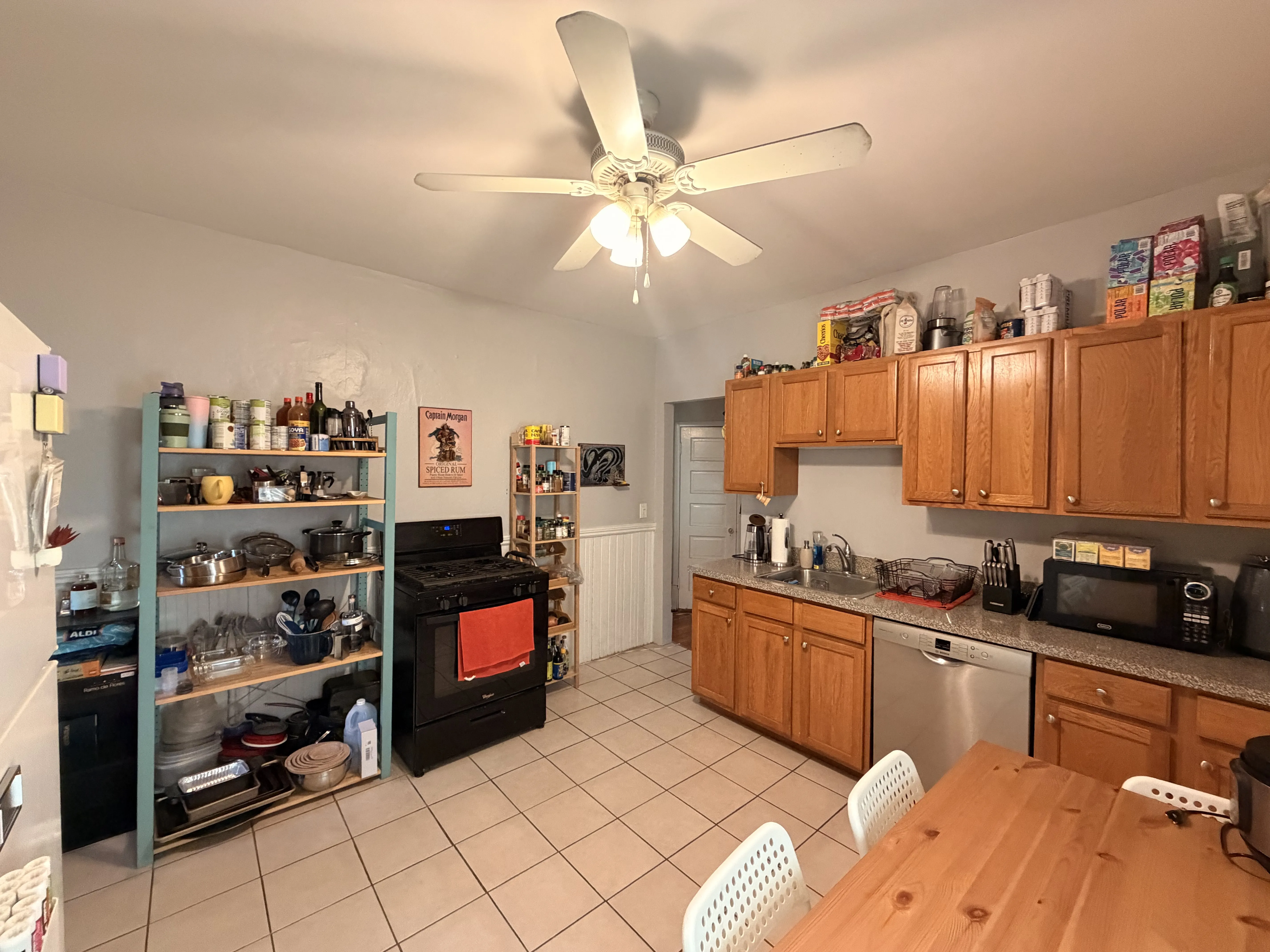 3 bed, 1 bath apartment for rent at 81 Newbury St Unit 2, Teele Square — photo 1 of 14