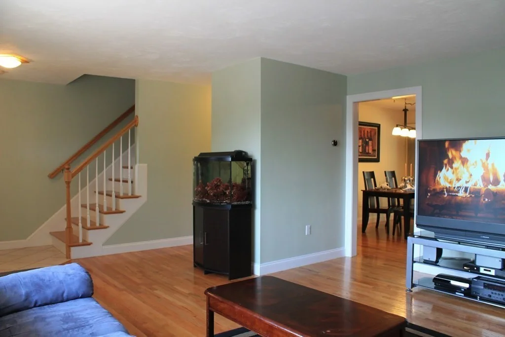 3 bed, 2 bath apartment for rent at 81 Overland Rd Unit 1, Waltham — photo 4 of 18