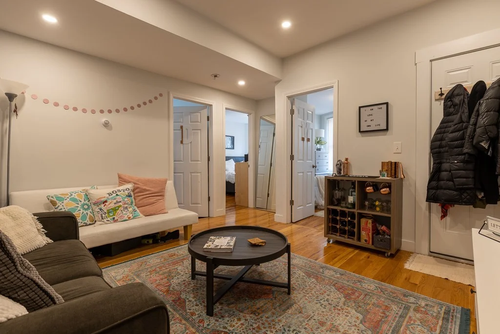 4 bed, 2 bath apartment for rent at 81 P St Unit 1, South Boston — photo 2 of 32