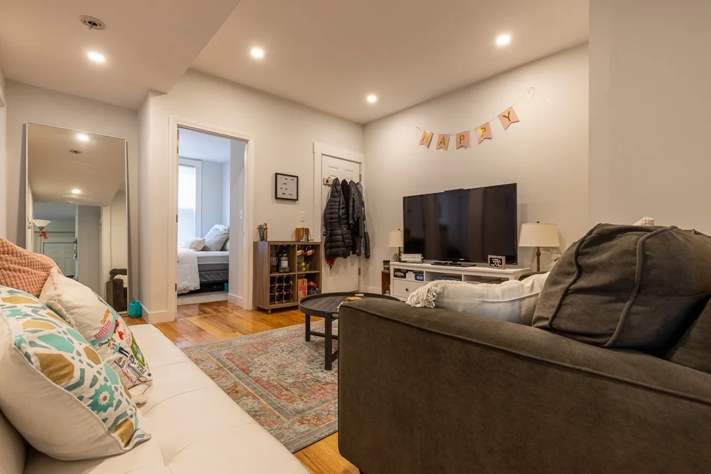 4 bed, 2 bath apartment for rent at 81 P St Unit 1, South Boston — photo 5 of 32