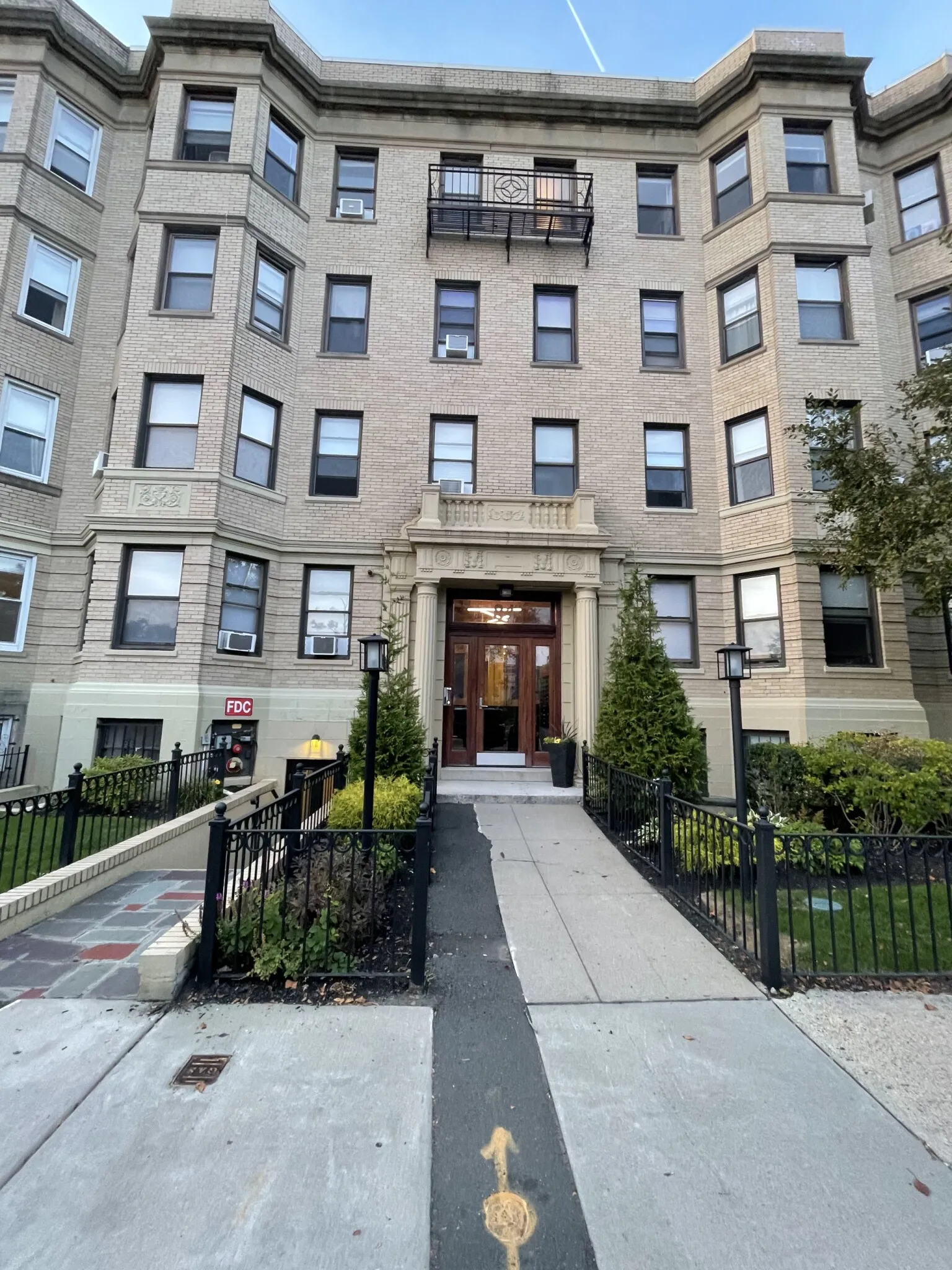 2 bed, 1 bath apartment for rent at 81 Park Dr Unit 11, Fenway