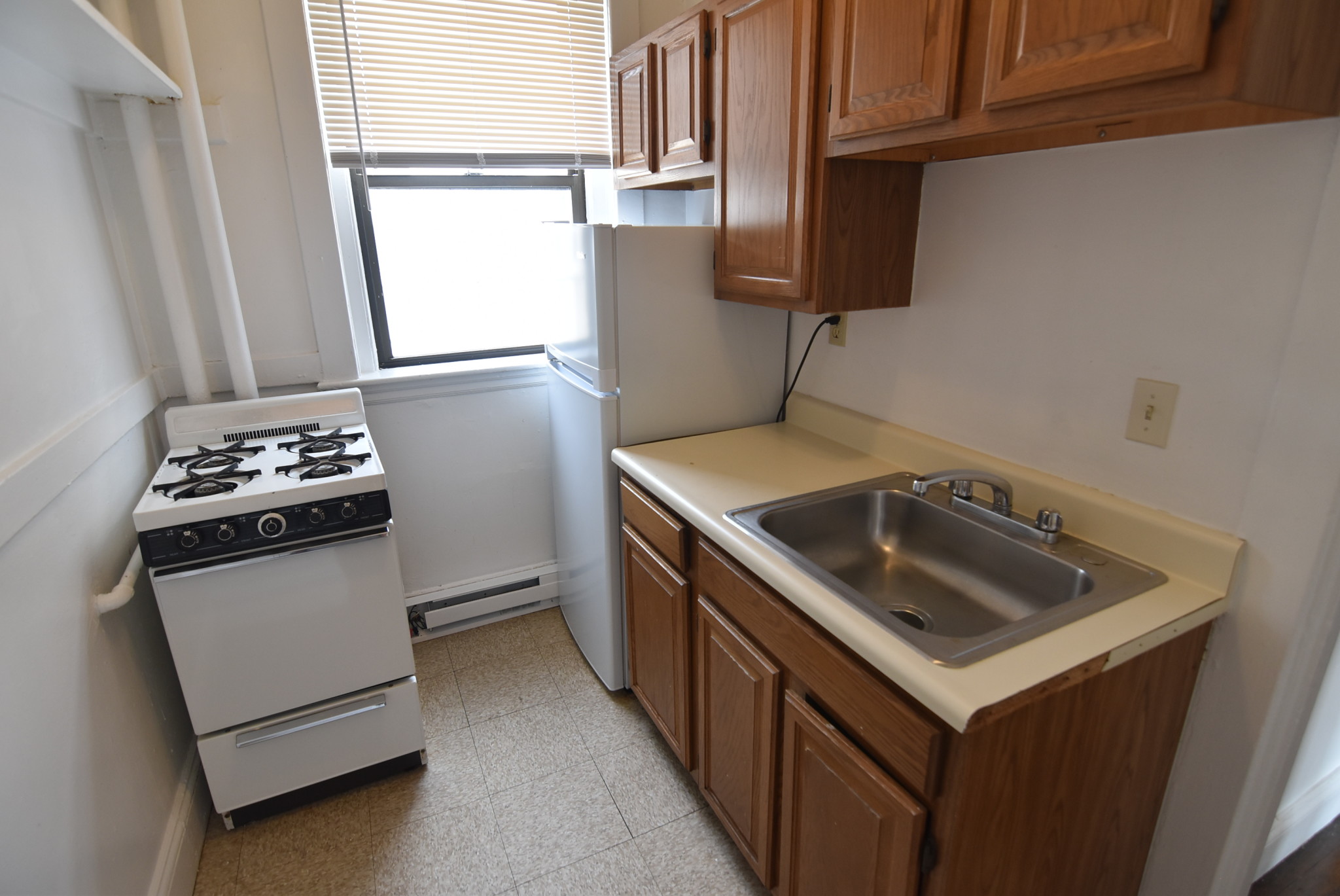 2 bed, 1 bath apartment for rent at 81 Park Dr Unit 21, Fenway — photo 8 of 9