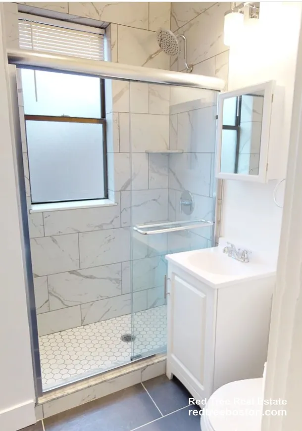 Studio bed, 1 bath apartment for rent at 81 Park Dr Unit 24, Fenway — photo 4 of 5
