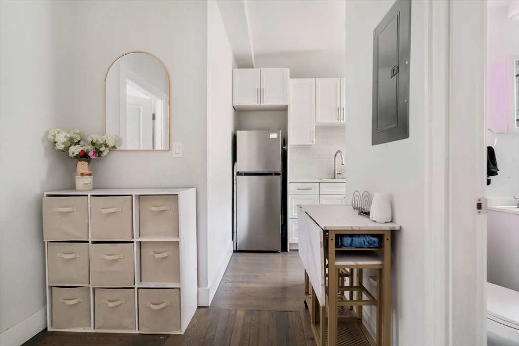 2 bed, 1 bath apartment for rent at 81 Park Dr Unit 25, Fenway — photo 2 of 17