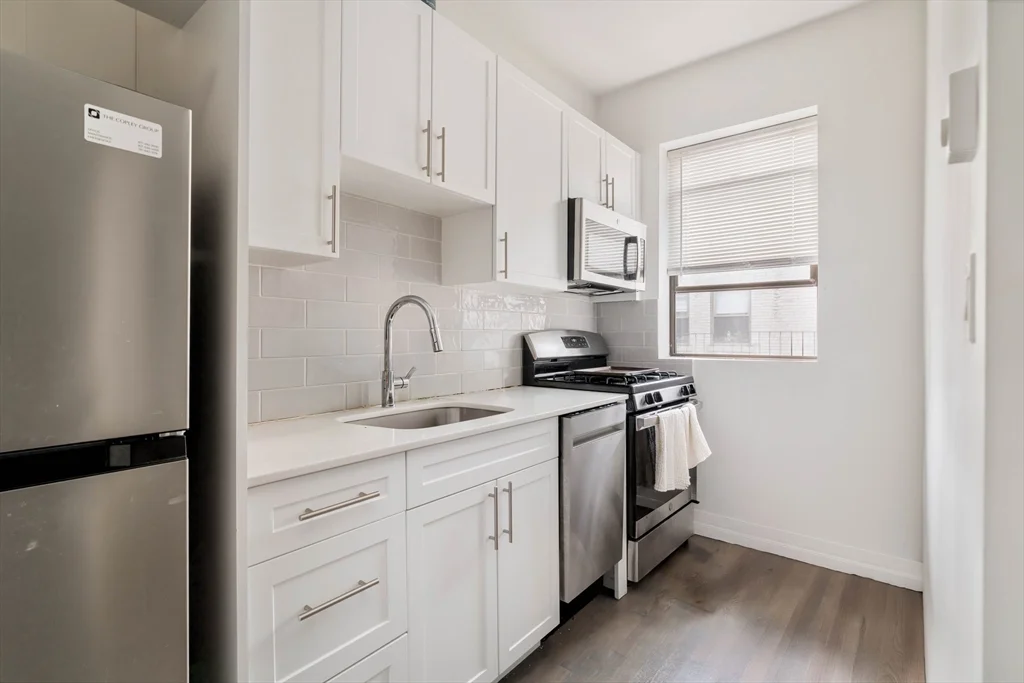 2 bed, 1 bath apartment for rent at 81 Park Dr Unit 25, Fenway