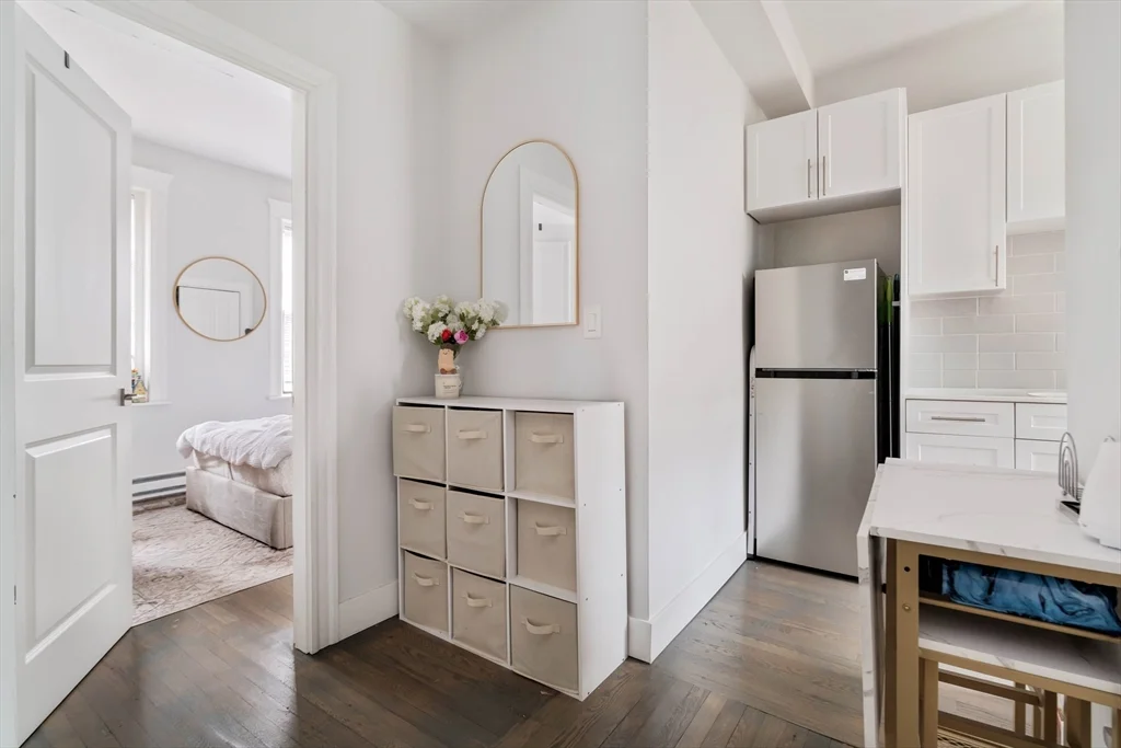 2 bed, 1 bath apartment for rent at 81 Park Dr Unit 25, Fenway — photo 3 of 17