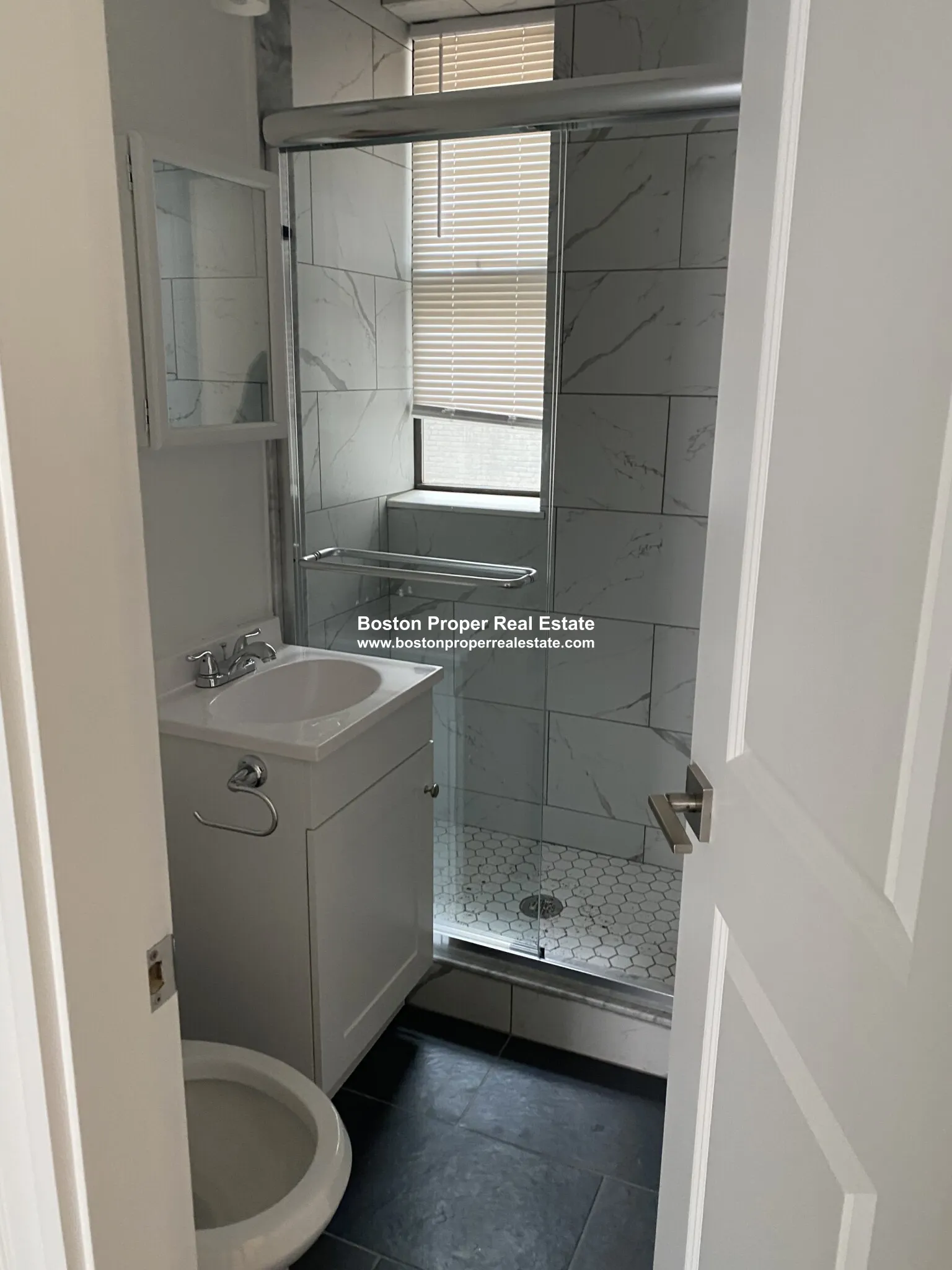 2 bed, 1 bath apartment for rent at 81 Park Dr Unit 5, Fenway — photo 2 of 13