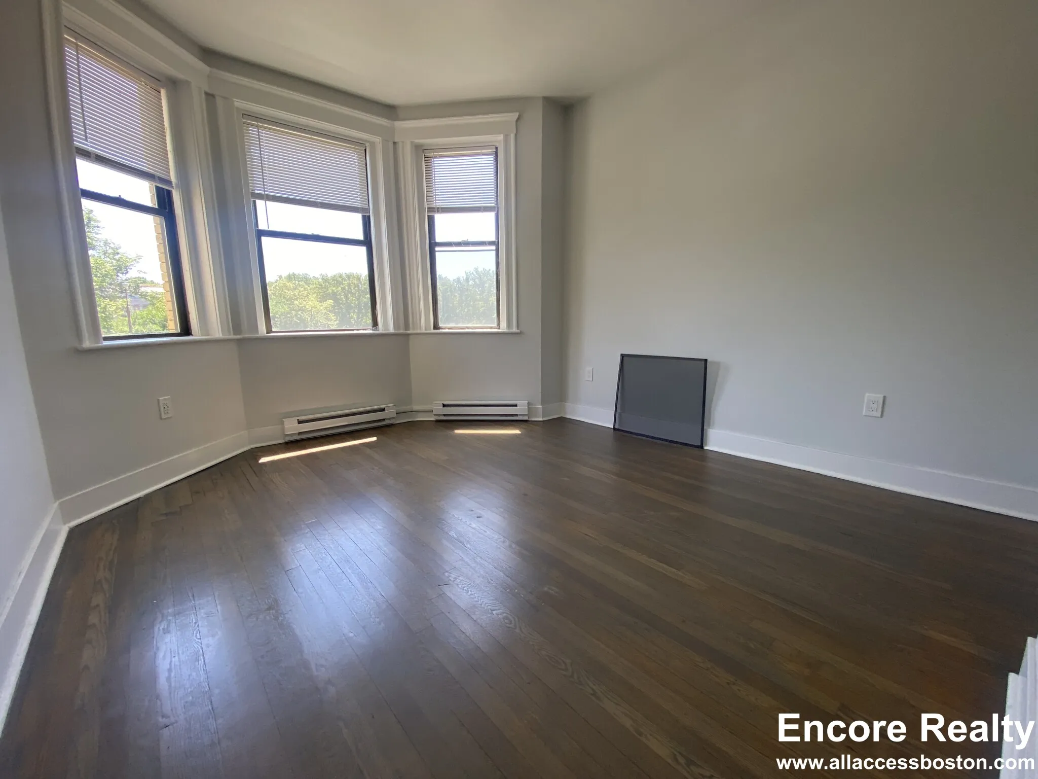 2 bed, 1 bath apartment for rent at 81 Park Dr Unit 8, Fenway — photo 5 of 10