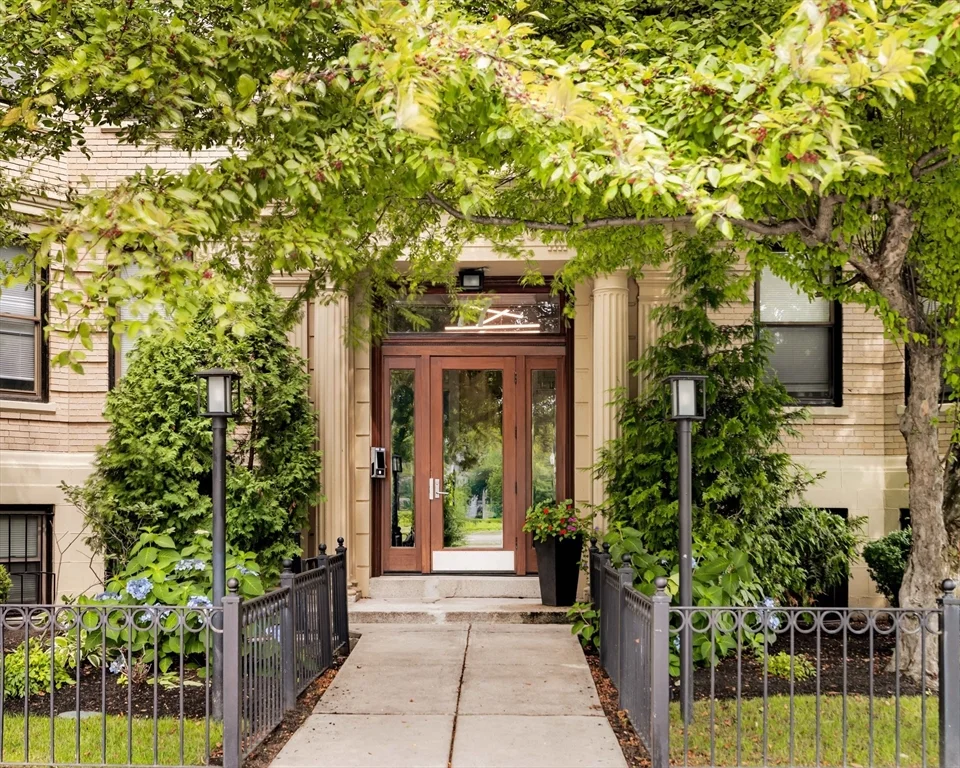 2 bed, 1 bath apartment for rent at 81 Park Dr Unit B, Fenway — photo 14 of 15